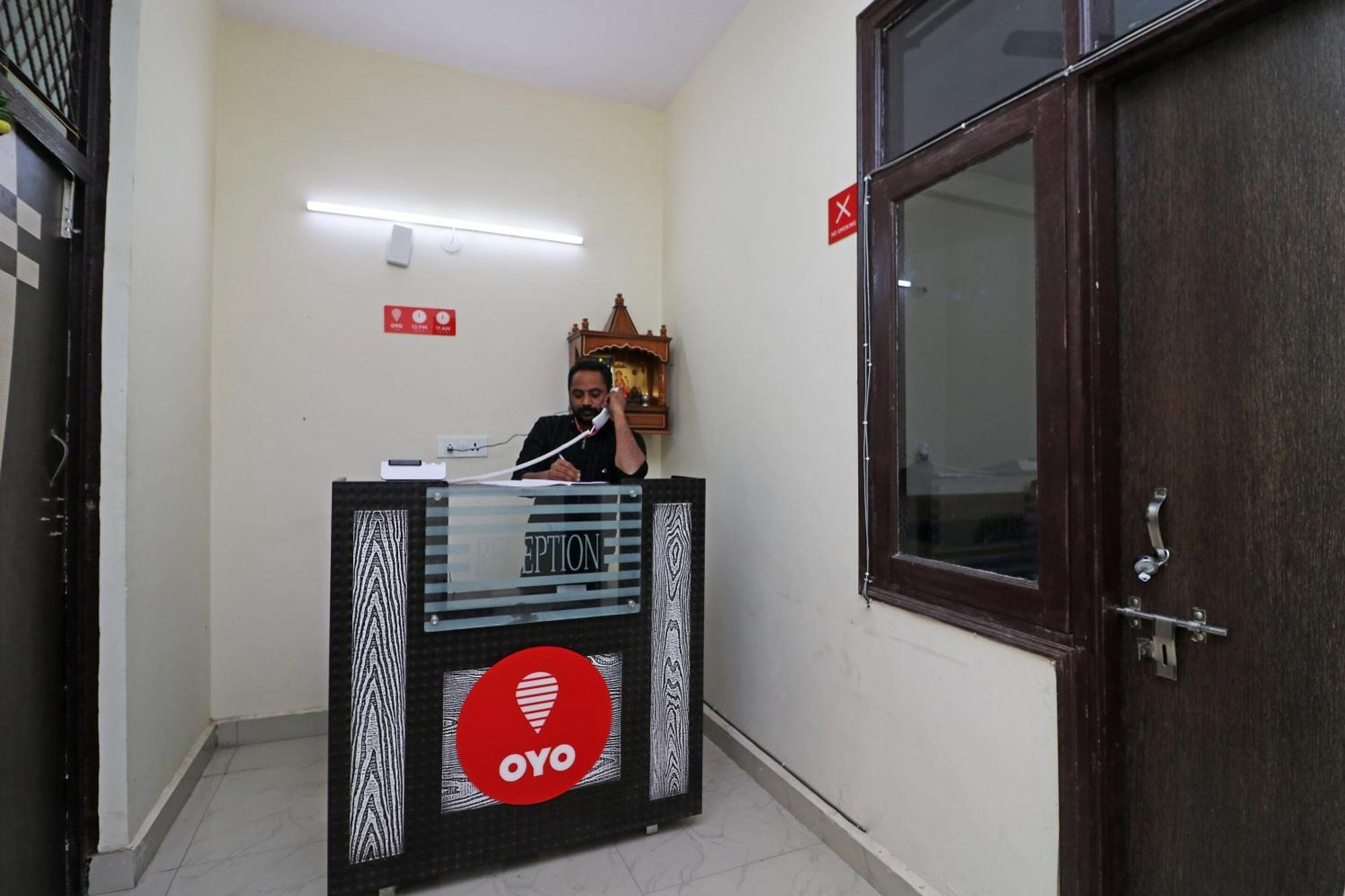 Oyo Triage Home Stay Noida Eksteriør billede